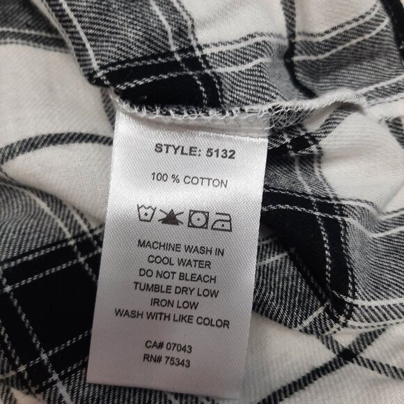 TAHARI Woman's 100% Cotton Black and White Plaid Buttons Up Flannel Dress Shirt - Picture 8 of 8